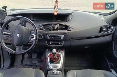 Минивэн Renault Grand Scenic 2013 в 