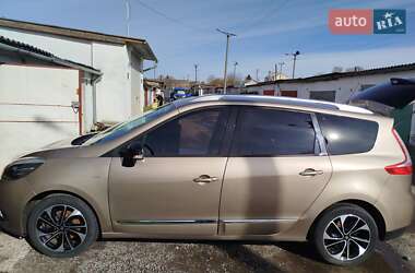 Минивэн Renault Grand Scenic 2016 в 