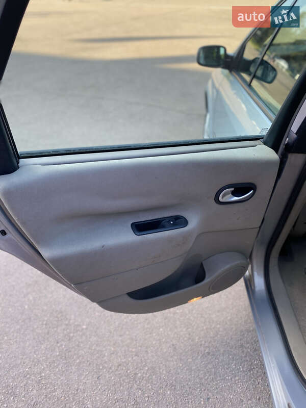 Минивэн Renault Grand Scenic 2004 в Ровно