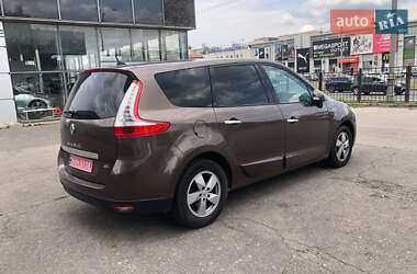 Минивэн Renault Grand Scenic 2011 в 