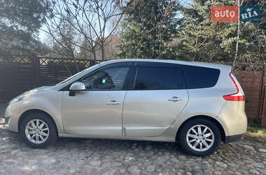 Минивэн Renault Grand Scenic 2010 в 