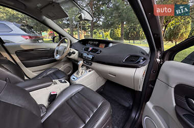 Минивэн Renault Grand Scenic 2010 в 