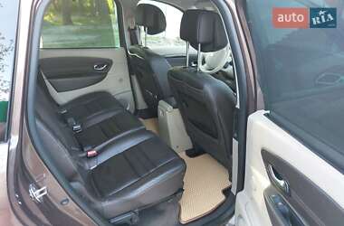 Минивэн Renault Grand Scenic 2009 в 