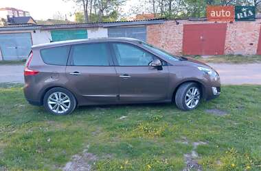 Минивэн Renault Grand Scenic 2009 в 