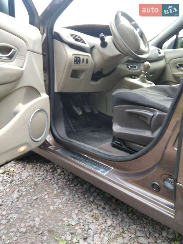 Минивэн Renault Grand Scenic 2010 в Бориславе