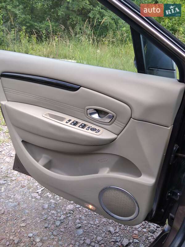 Минивэн Renault Grand Scenic 2010 в Бориславе