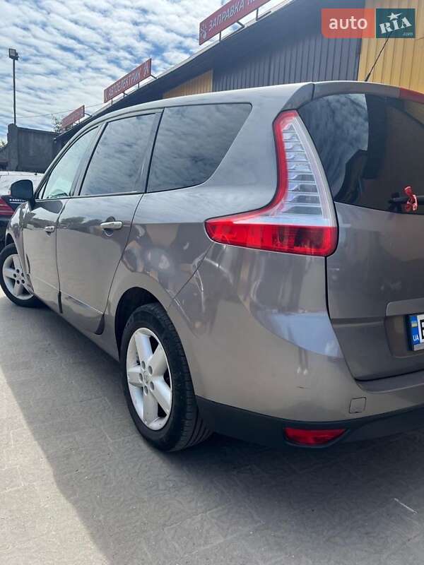 Минивэн Renault Grand Scenic 2012 в Дубно