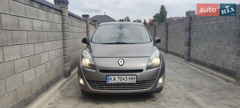 Минивэн Renault Grand Scenic 2011 в Буче