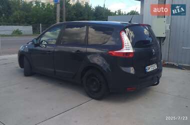 Минивэн Renault Grand Scenic 2010 в 