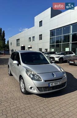 Минивэн Renault Grand Scenic 2010 в 