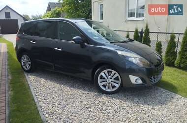 Минивэн Renault Grand Scenic 2011 в 