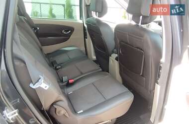 Минивэн Renault Grand Scenic 2011 в 