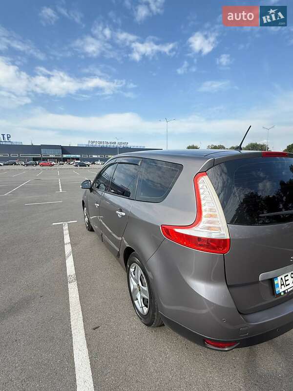 Минивэн Renault Grand Scenic 2009 в Подгородном