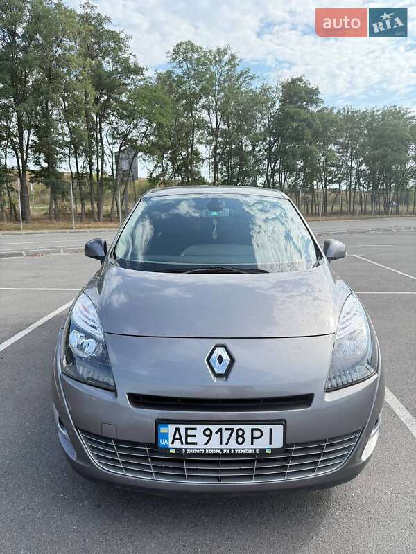 Минивэн Renault Grand Scenic 2009 в Подгородном