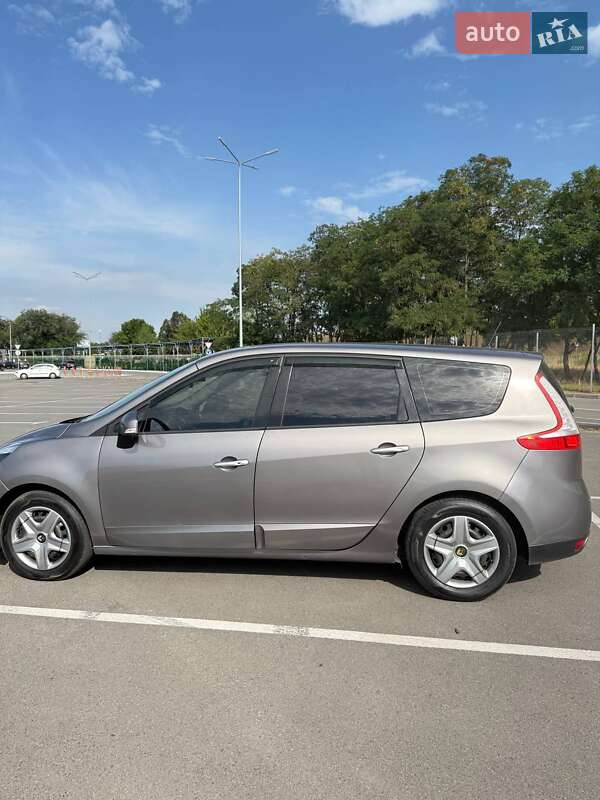 Минивэн Renault Grand Scenic 2009 в Подгородном