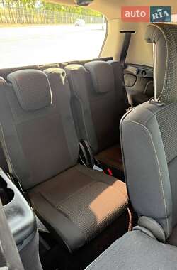 Минивэн Renault Grand Scenic 2009 в 