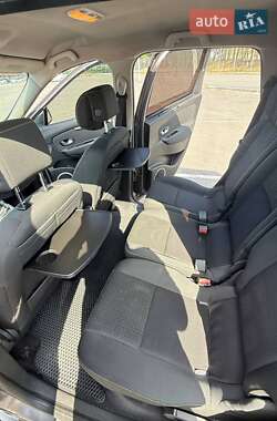 Минивэн Renault Grand Scenic 2009 в 