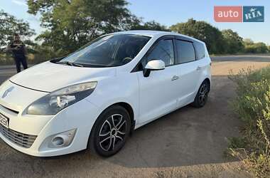 Минивэн Renault Grand Scenic 2010 в 