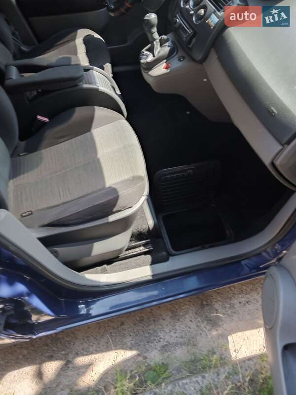 Мінівен Renault Grand Scenic 2004 в Києві