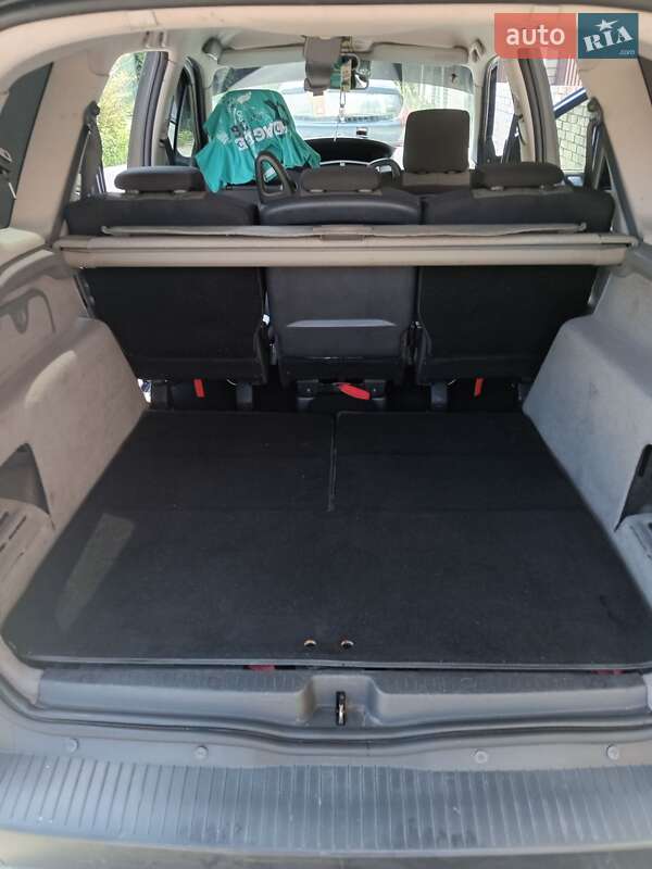 Мінівен Renault Grand Scenic 2004 в Києві