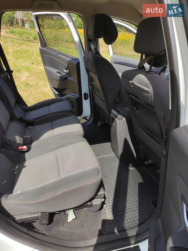 Минивэн Renault Grand Scenic 2013 в Ромнах