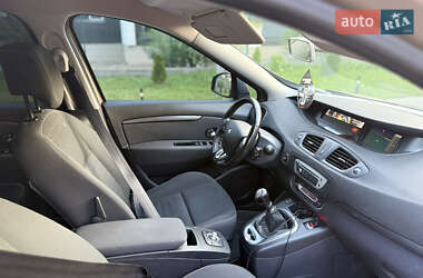 Минивэн Renault Grand Scenic 2015 в 