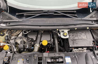 Минивэн Renault Grand Scenic 2015 в 