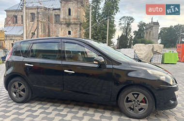 Минивэн Renault Grand Scenic 2010 в 