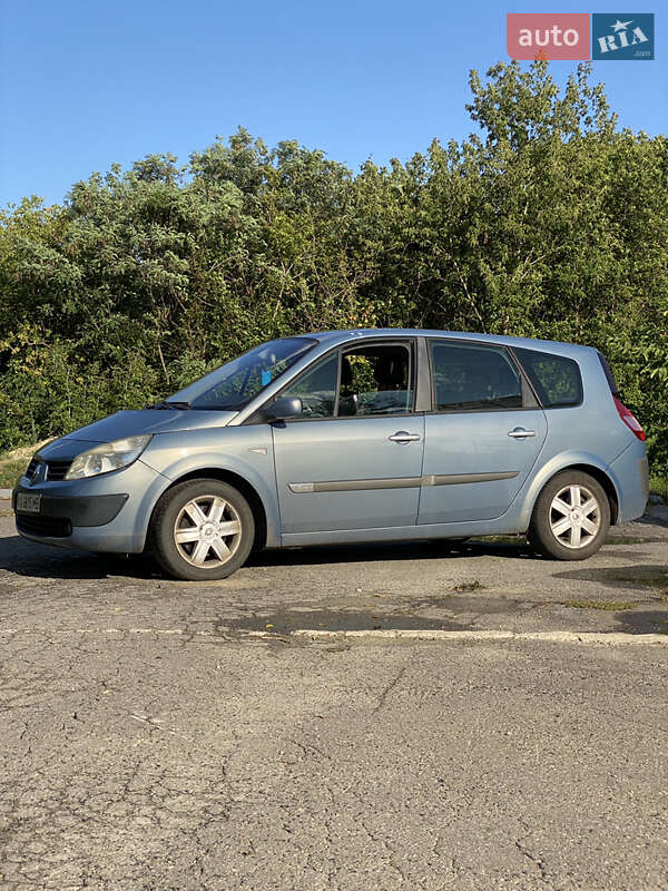 Минивэн Renault Grand Scenic 2004 в 