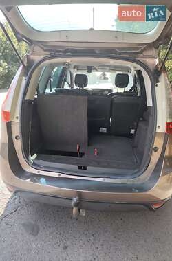 Минивэн Renault Grand Scenic 2011 в 