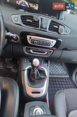 Минивэн Renault Grand Scenic 2013 в 