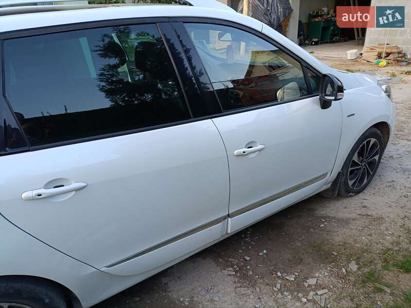 Мінівен Renault Grand Scenic 2015 в Пустомитах