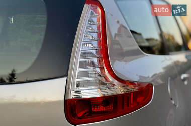 Минивэн Renault Grand Scenic 2012 в 