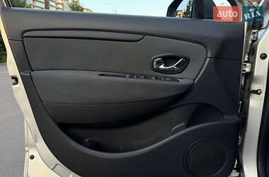 Минивэн Renault Grand Scenic 2012 в 