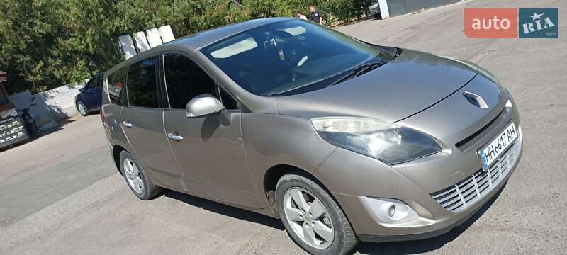 Мінівен Renault Grand Scenic 2011 в Одесі фото 16 Мінівен Renault Grand Scenic 2011 в Одесі