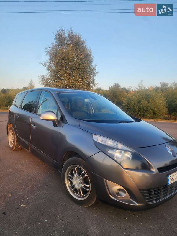 Минивэн Renault Grand Scenic 2011 в Ровно