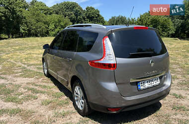 Минивэн Renault Grand Scenic 2015 в 