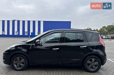 Минивэн Renault Grand Scenic 2010 в 