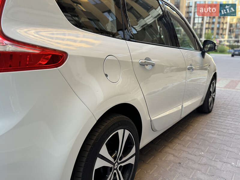 Минивэн Renault Grand Scenic 2011 в Киеве