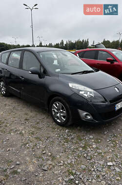 Минивэн Renault Grand Scenic 2011 в 