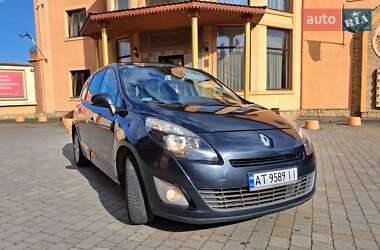 Минивэн Renault Grand Scenic 2010 в 