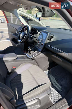 Минивэн Renault Grand Scenic 2017 в 