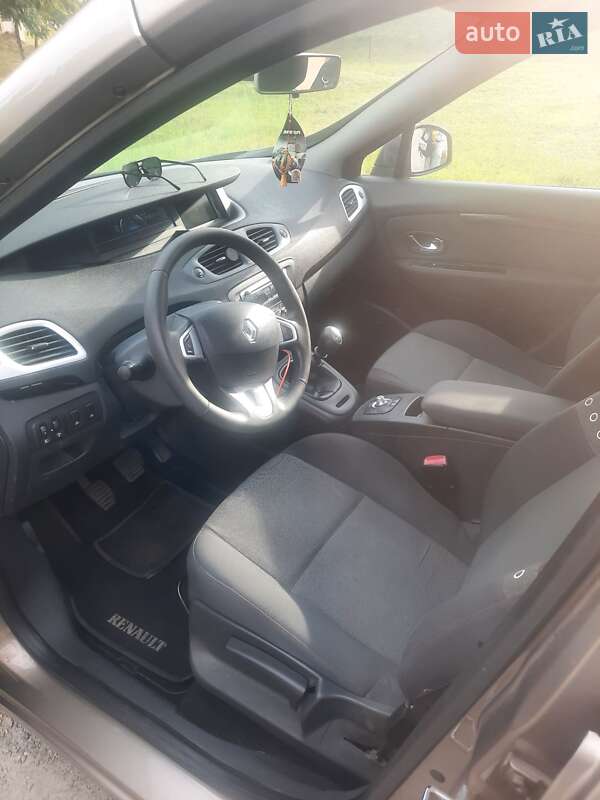 Минивэн Renault Grand Scenic 2012 в Кременчуге