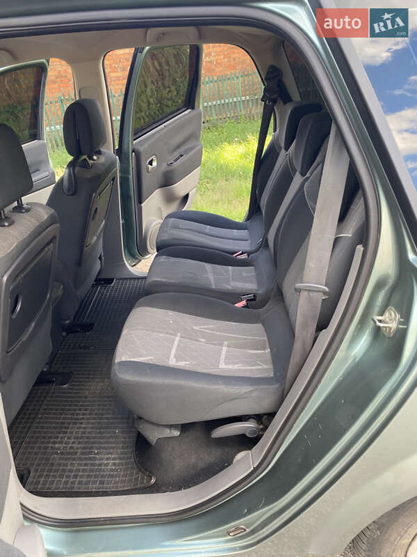 Минивэн Renault Grand Scenic 2004 в Золочеве