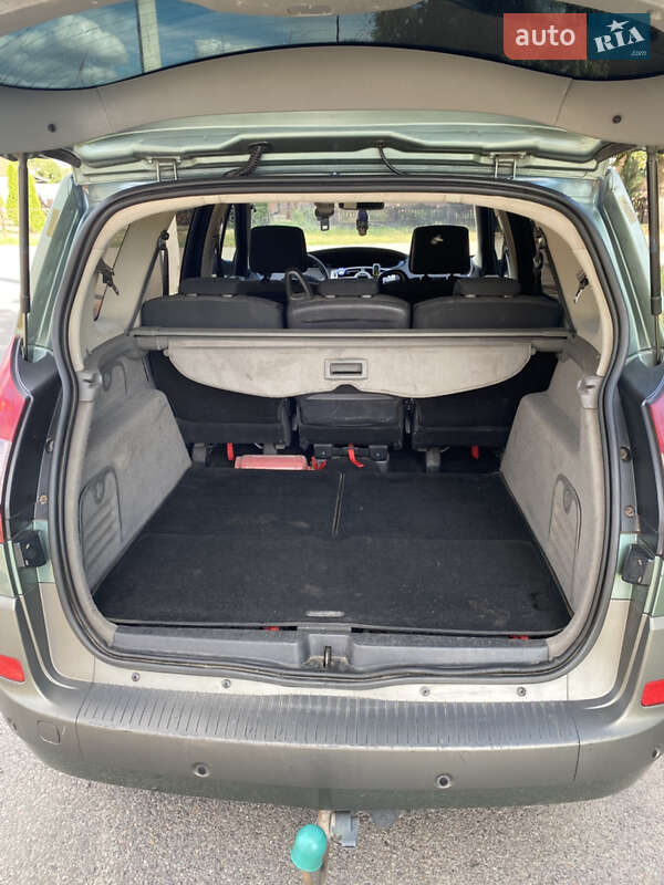 Минивэн Renault Grand Scenic 2004 в Золочеве