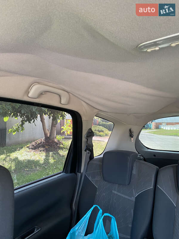 Минивэн Renault Grand Scenic 2004 в Золочеве