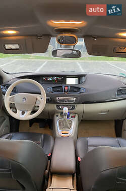 Минивэн Renault Grand Scenic 2011 в 