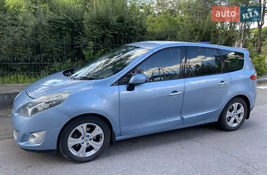 Минивэн Renault Grand Scenic 2010 в 
