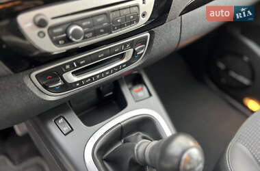 Минивэн Renault Grand Scenic 2014 в 