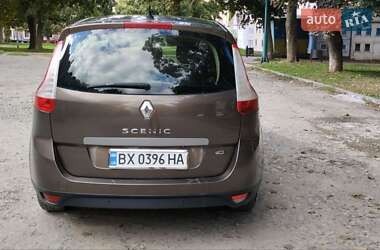 Минивэн Renault Grand Scenic 2011 в 
